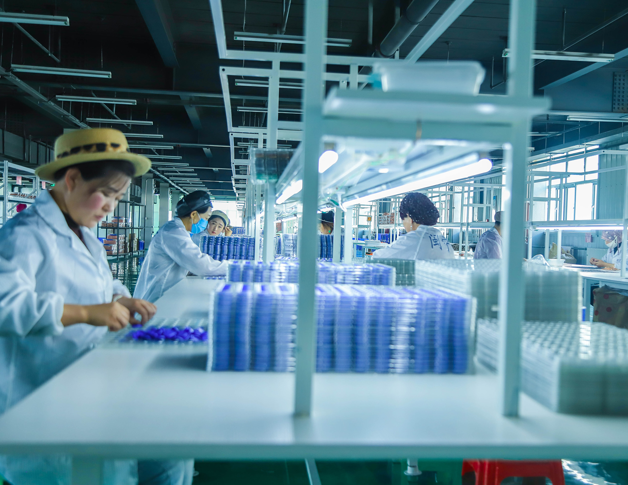 卡立方集團寧夏生產(chǎn)基地：NFC鑰匙扣領(lǐng)域的規(guī)?；c定制化標(biāo)桿