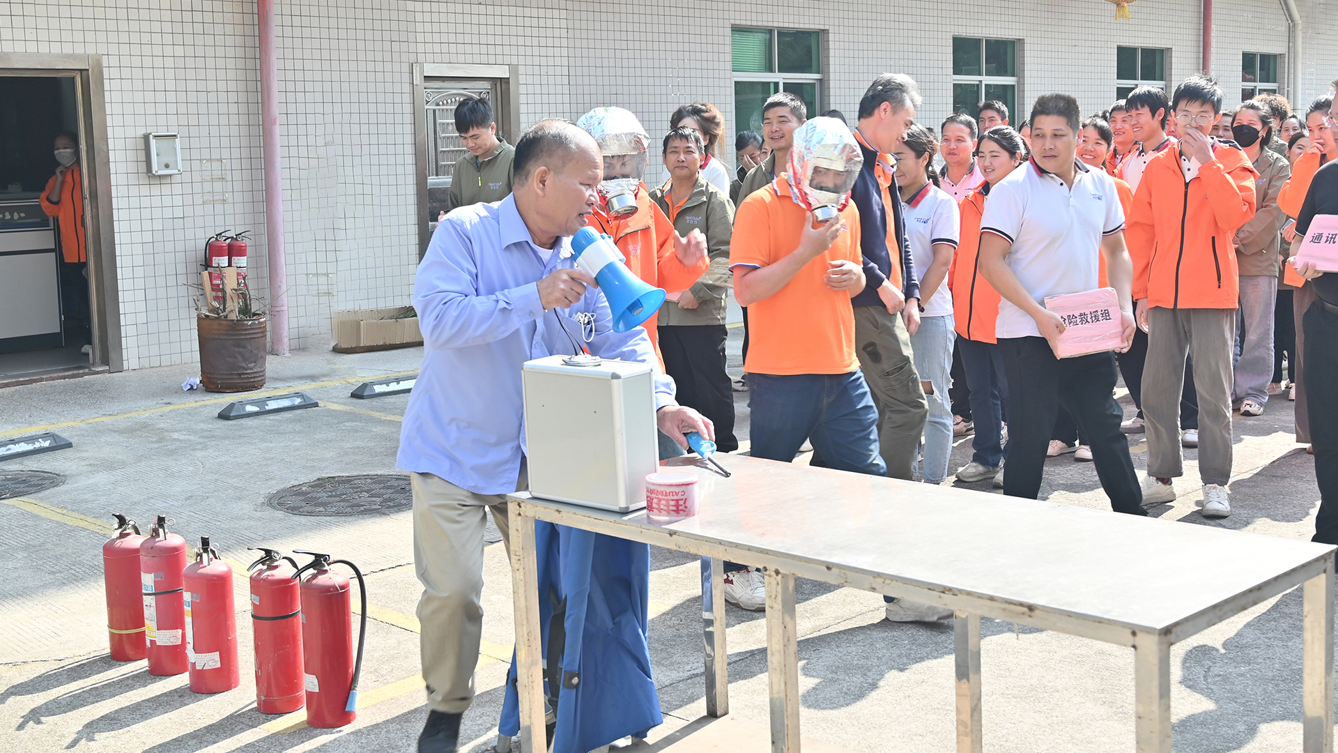 以練筑防，安全同行！卡立方集團(tuán)RFID智能卡定制工廠開展消防演練