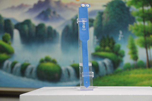 松緊腕帶坐墊，你有見過嗎