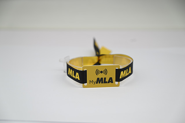 會議證在定制中需要包含哪些重要信息？